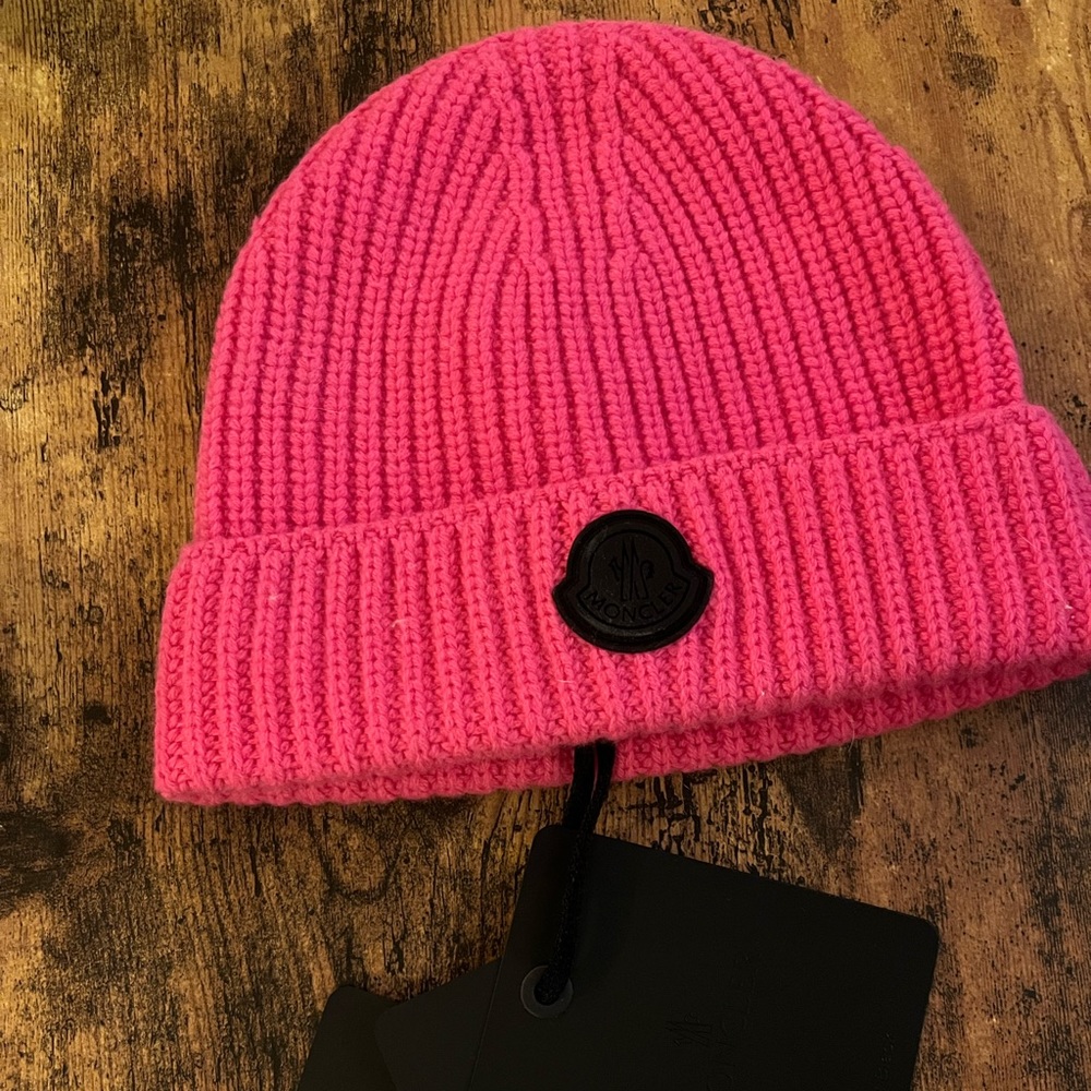 Hot Pink Berretto Tricot hat w/ Moncler logo